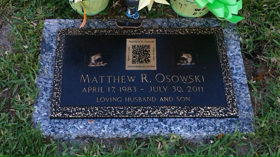 Tombstone with QR code