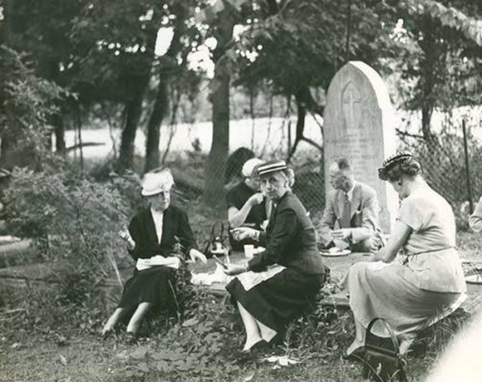 Should Cemeteries Be Open to the Public for Leisure Activities